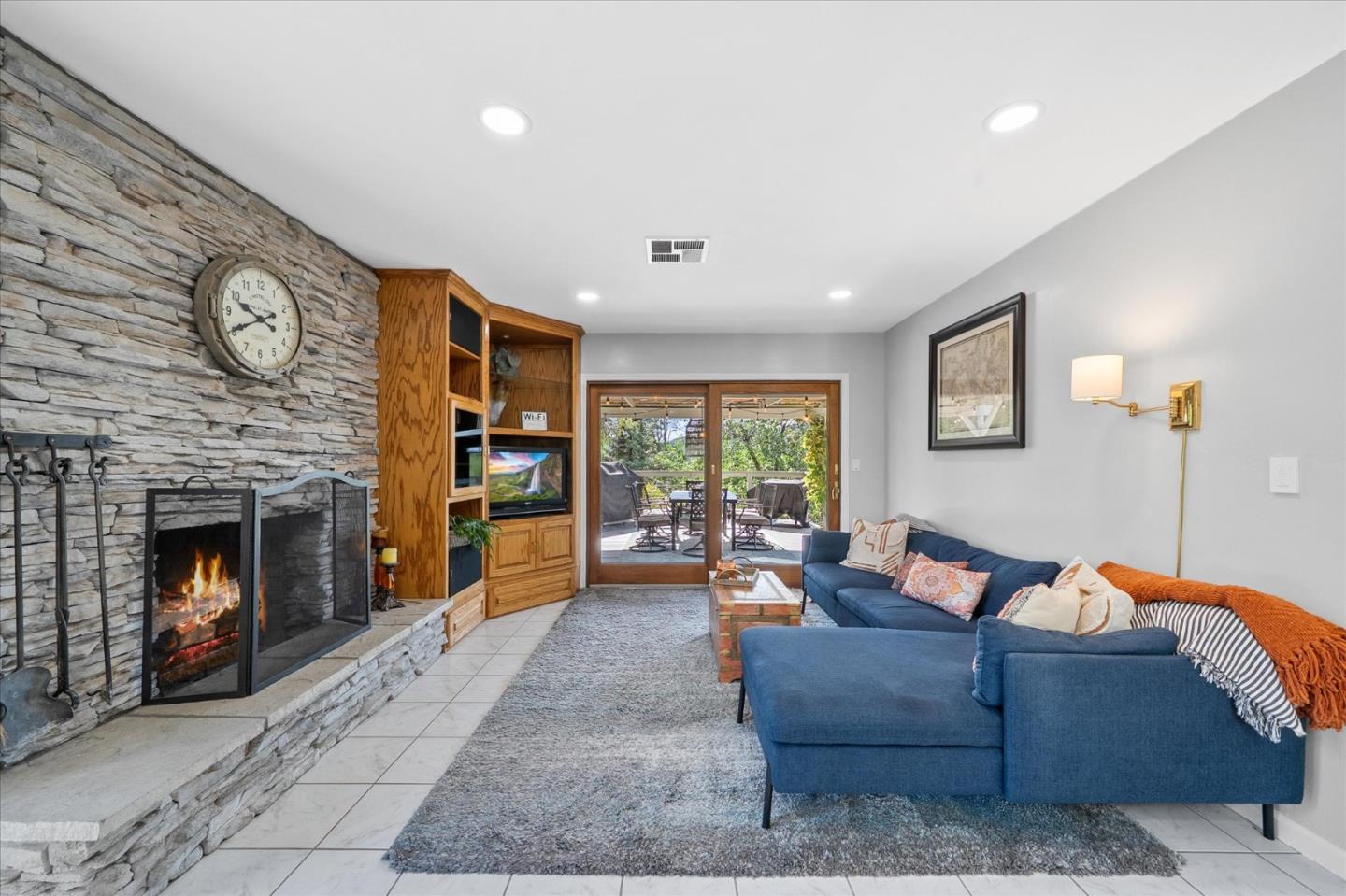 Detail Gallery Image 16 of 82 For 15907 Cindee Ln, Redding,  CA 96001 - 4 Beds | 3 Baths