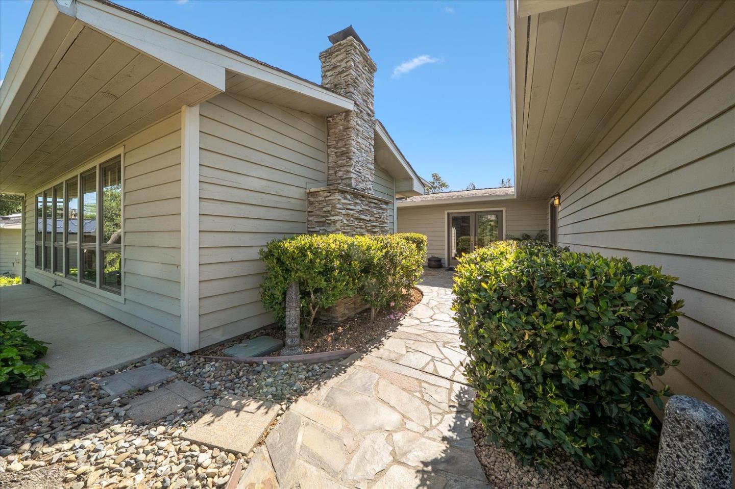 Detail Gallery Image 2 of 82 For 15907 Cindee Ln, Redding,  CA 96001 - 4 Beds | 3 Baths