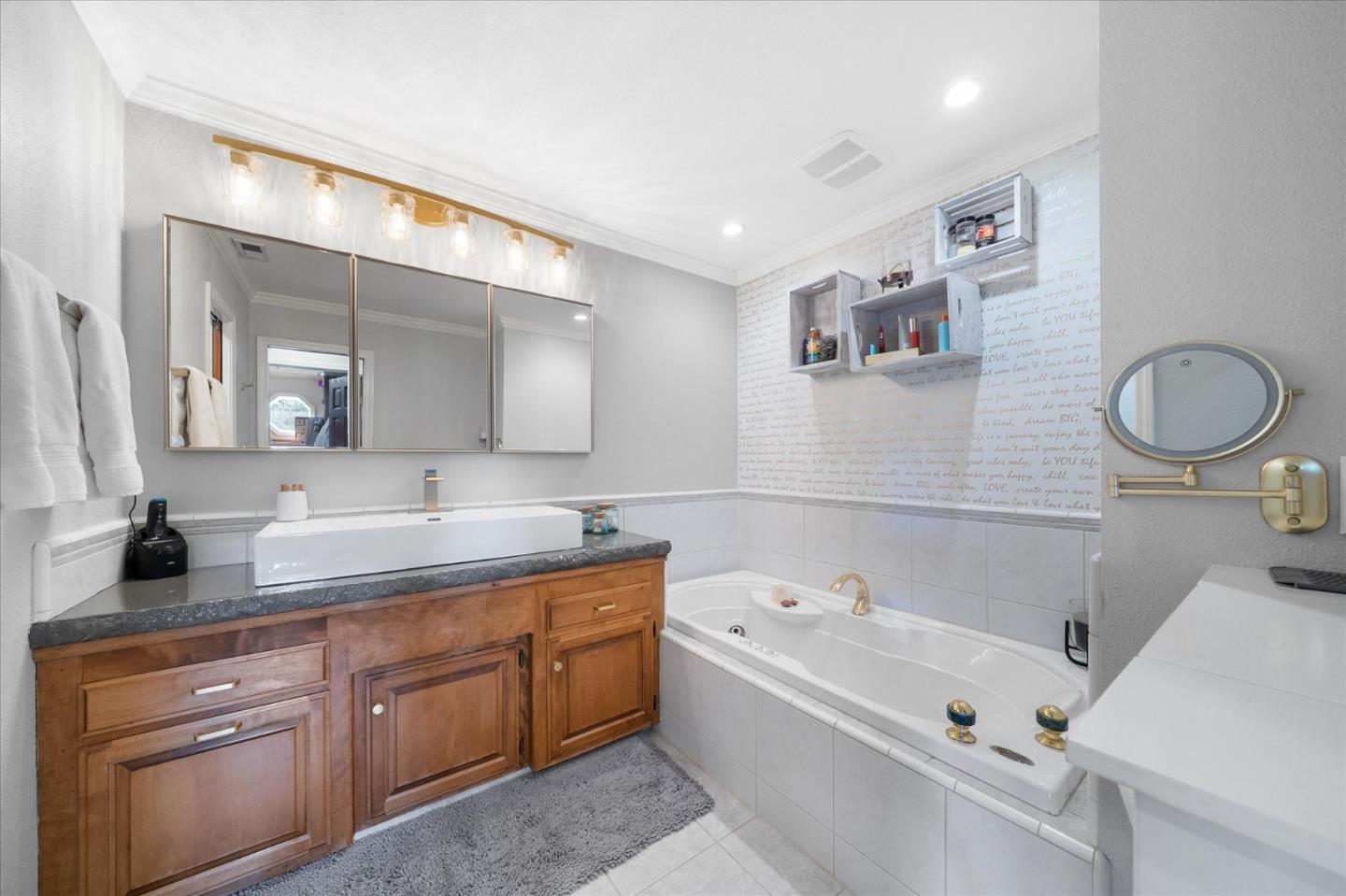 Detail Gallery Image 22 of 82 For 15907 Cindee Ln, Redding,  CA 96001 - 4 Beds | 3 Baths