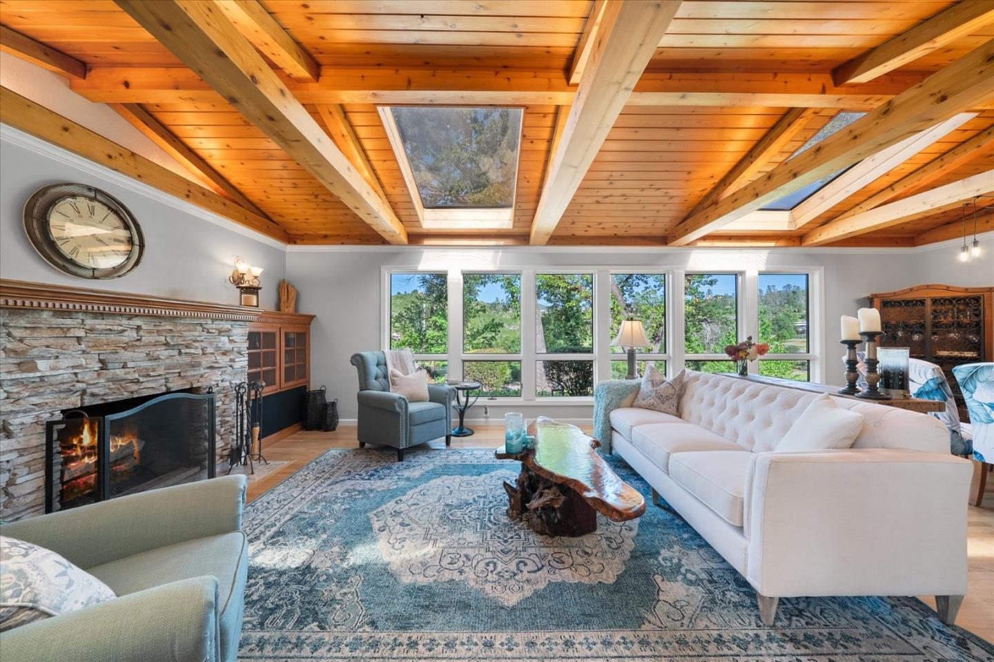 Detail Gallery Image 5 of 82 For 15907 Cindee Ln, Redding,  CA 96001 - 4 Beds | 3 Baths