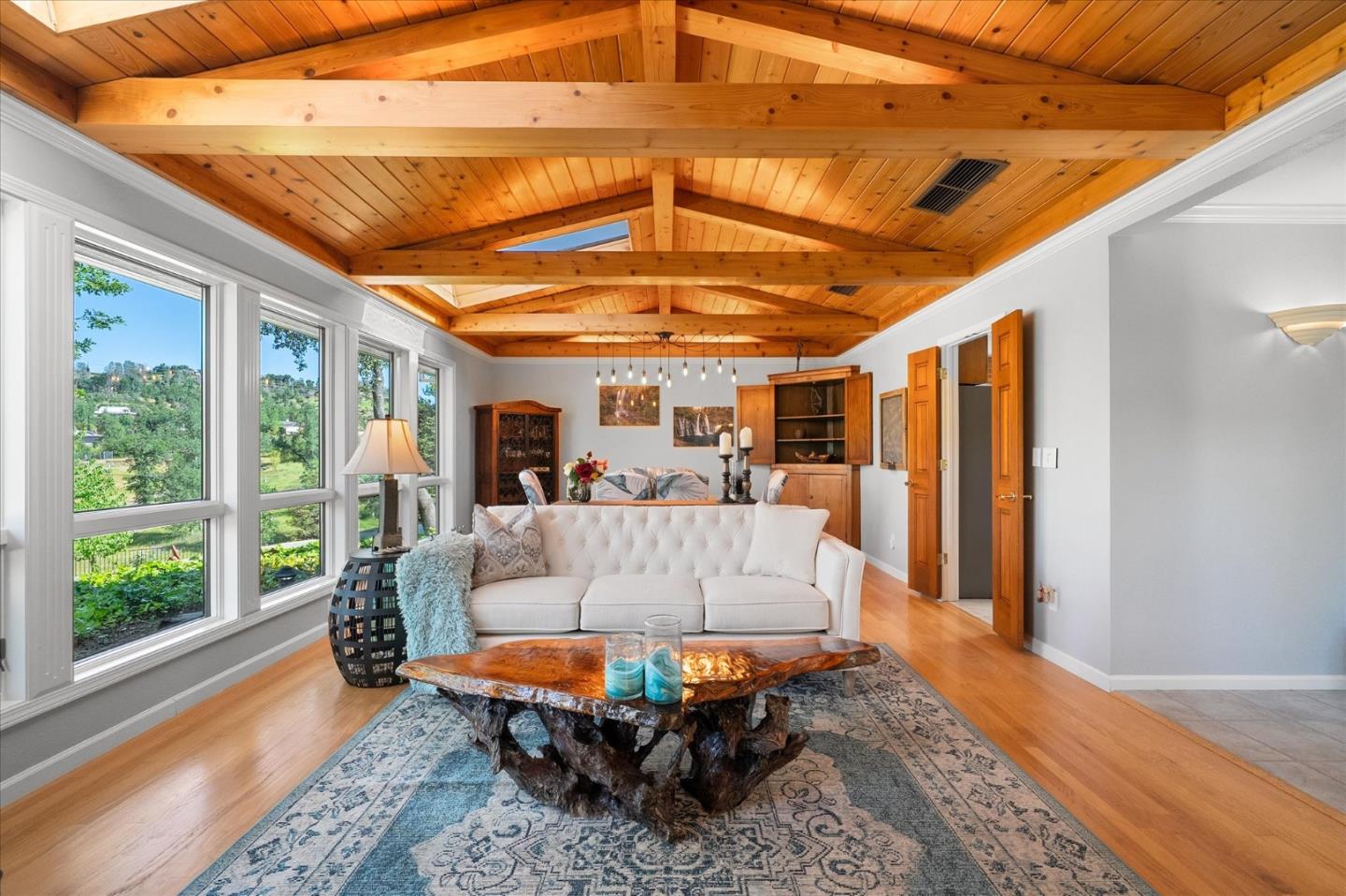 Detail Gallery Image 8 of 82 For 15907 Cindee Ln, Redding,  CA 96001 - 4 Beds | 3 Baths