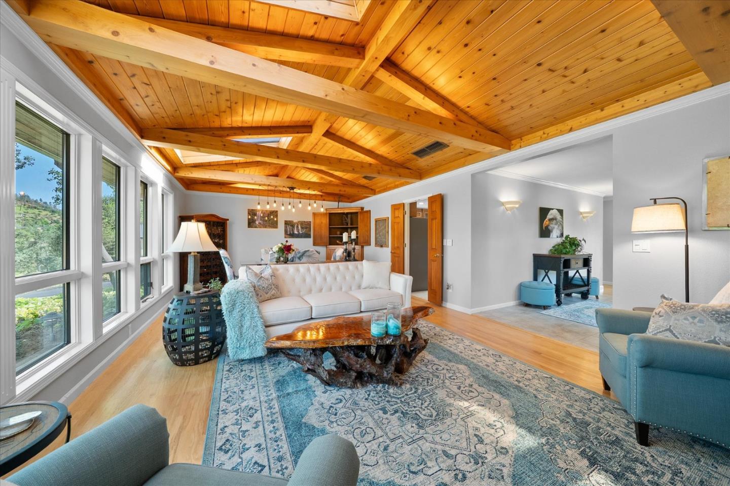 Detail Gallery Image 9 of 82 For 15907 Cindee Ln, Redding,  CA 96001 - 4 Beds | 3 Baths