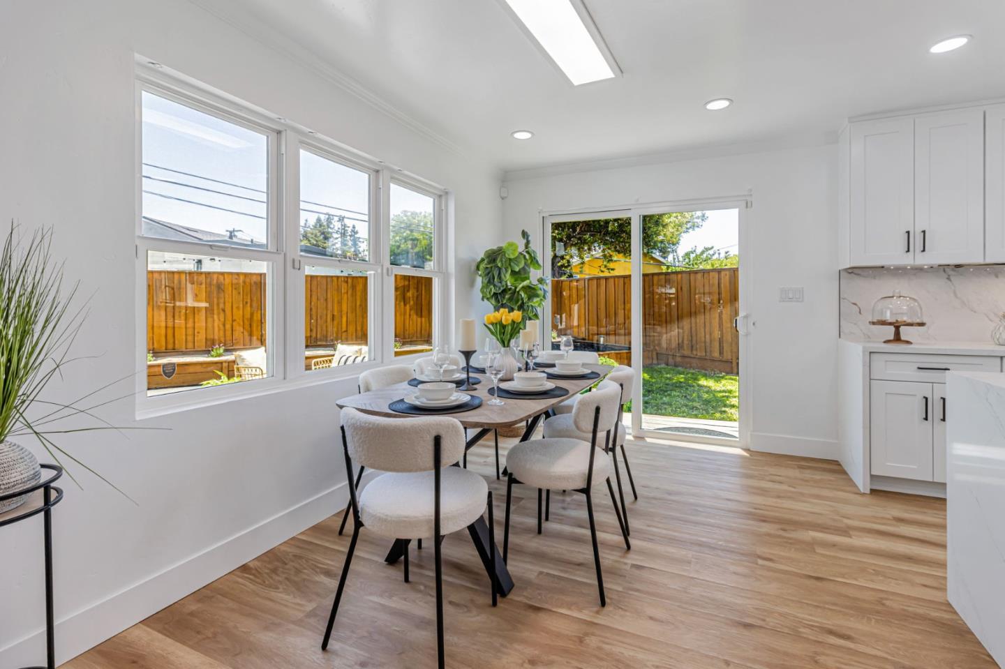 Detail Gallery Image 10 of 48 For 1235 N Bascom, San Jose,  CA 95128 - 4 Beds | 3 Baths