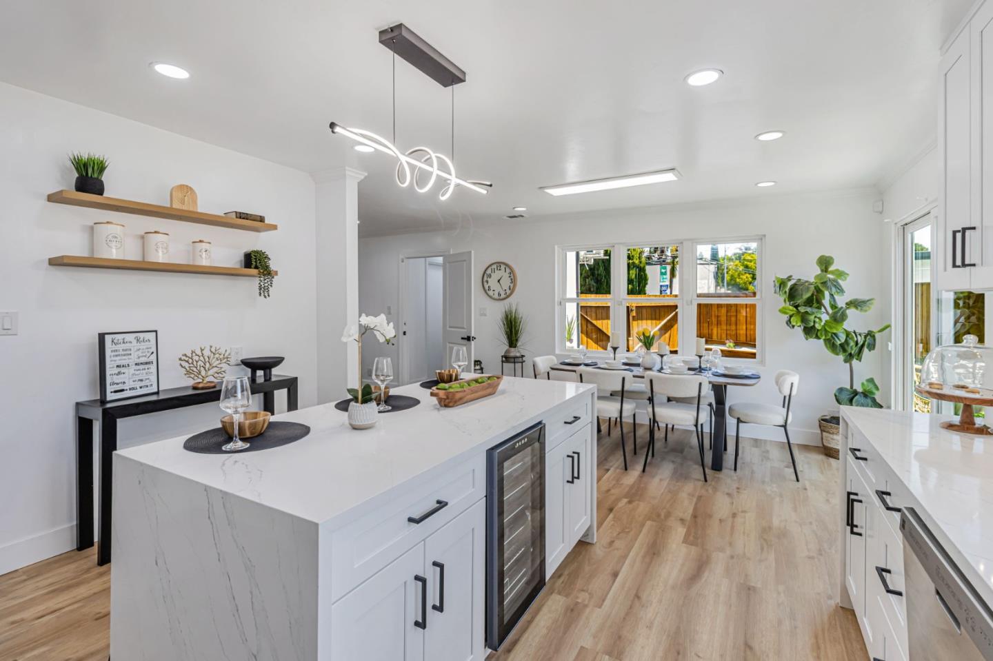 Detail Gallery Image 17 of 48 For 1235 N Bascom, San Jose,  CA 95128 - 4 Beds | 3 Baths