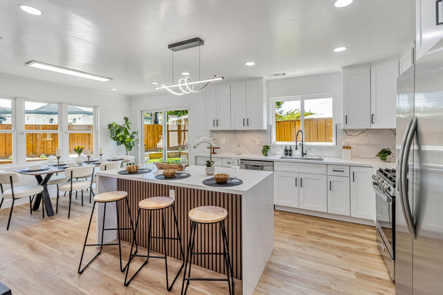 Detail Gallery Image 18 of 48 For 1235 N Bascom, San Jose,  CA 95128 - 4 Beds | 3 Baths