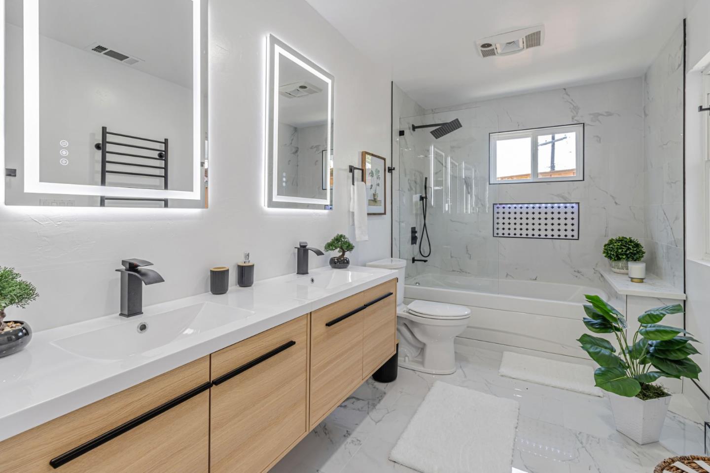 Detail Gallery Image 27 of 48 For 1235 N Bascom, San Jose,  CA 95128 - 4 Beds | 3 Baths