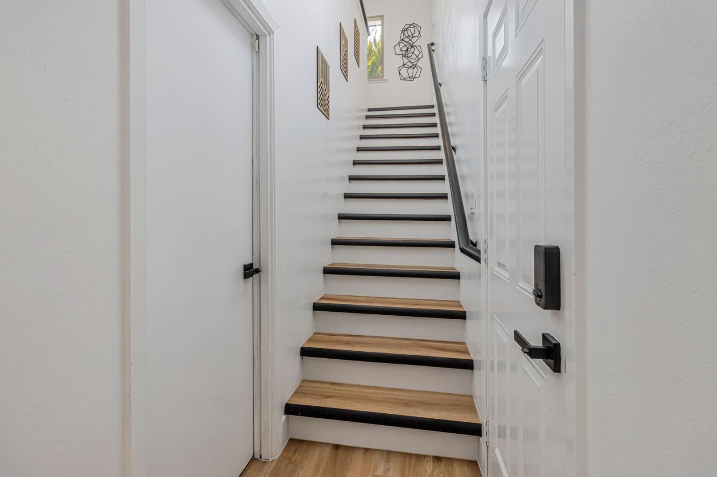 Detail Gallery Image 28 of 48 For 1235 N Bascom, San Jose,  CA 95128 - 4 Beds | 3 Baths