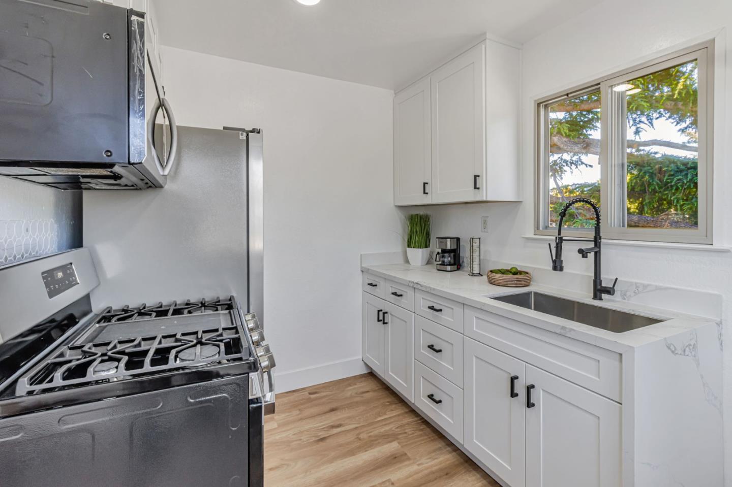 Detail Gallery Image 32 of 48 For 1235 N Bascom, San Jose,  CA 95128 - 4 Beds | 3 Baths