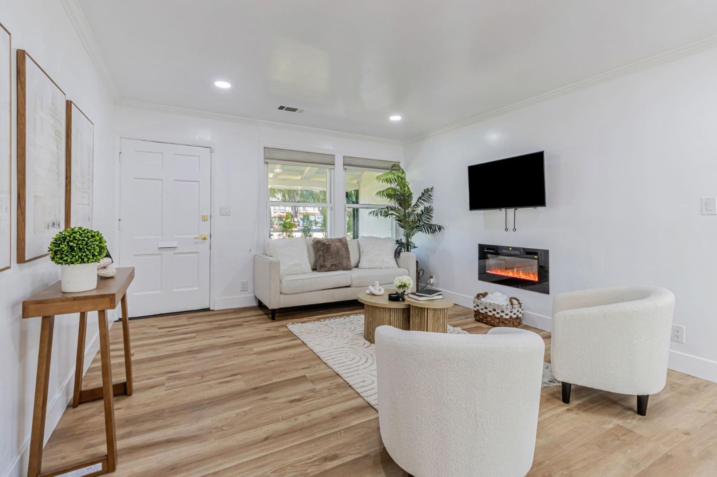 Detail Gallery Image 8 of 48 For 1235 N Bascom, San Jose,  CA 95128 - 4 Beds | 3 Baths