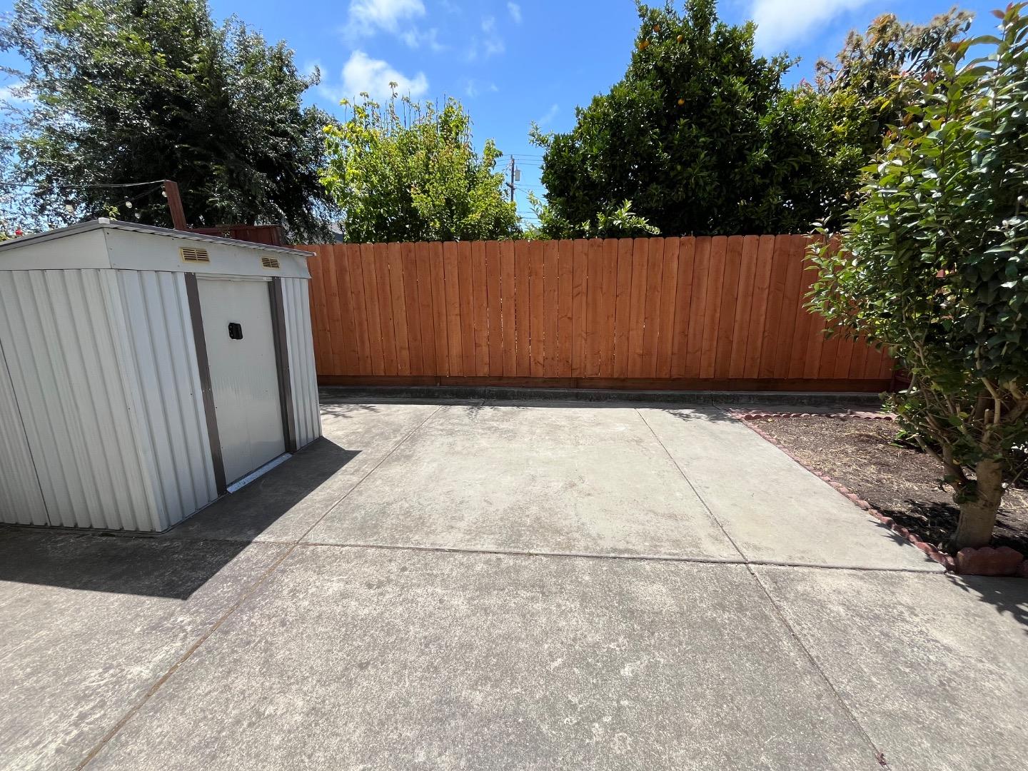 Detail Gallery Image 15 of 36 For 1037 Evans Ct, Hayward,  CA 94544 - 3 Beds | 2/1 Baths