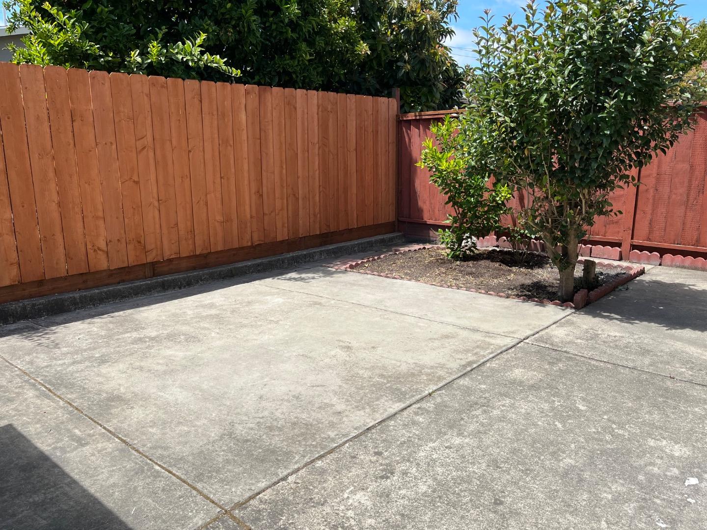Detail Gallery Image 16 of 36 For 1037 Evans Ct, Hayward,  CA 94544 - 3 Beds | 2/1 Baths