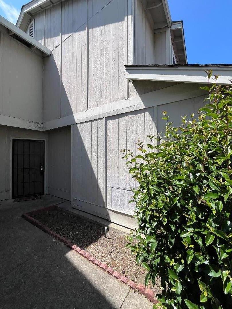 Detail Gallery Image 2 of 36 For 1037 Evans Ct, Hayward,  CA 94544 - 3 Beds | 2/1 Baths