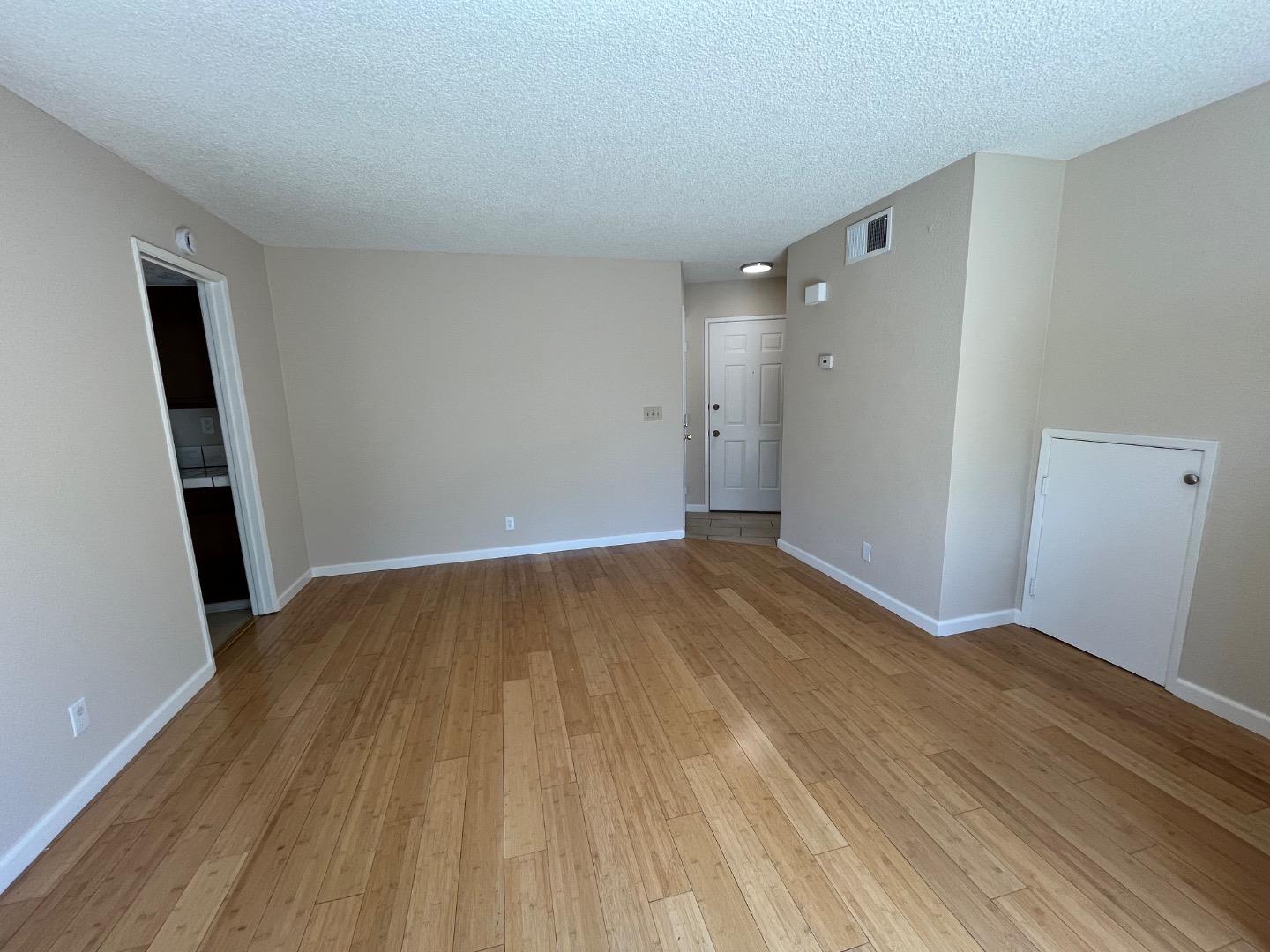Detail Gallery Image 4 of 36 For 1037 Evans Ct, Hayward,  CA 94544 - 3 Beds | 2/1 Baths
