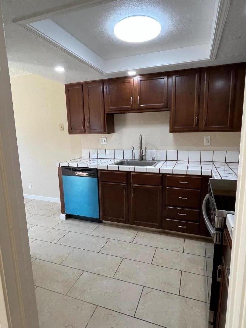 Detail Gallery Image 9 of 36 For 1037 Evans Ct, Hayward,  CA 94544 - 3 Beds | 2/1 Baths