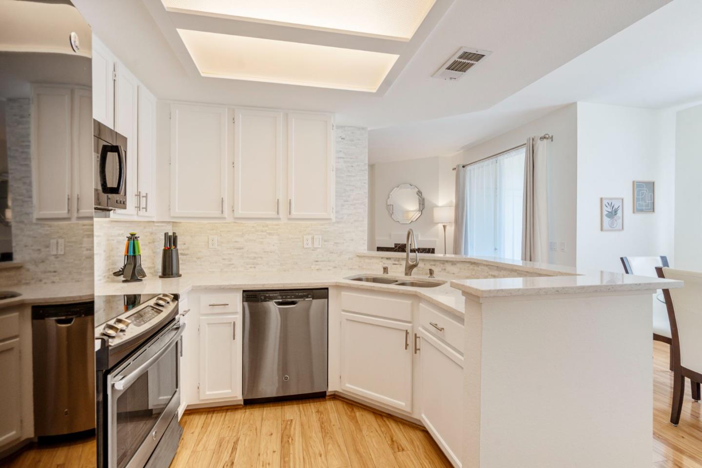 Detail Gallery Image 10 of 29 For 7239 Cronin Cir, Dublin,  CA 94568 - 2 Beds | 2 Baths
