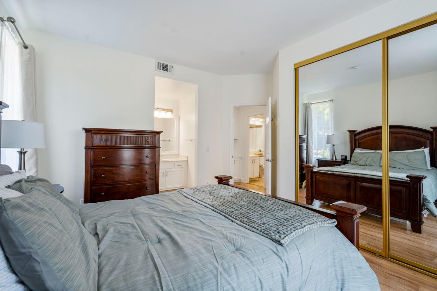 Detail Gallery Image 13 of 29 For 7239 Cronin Cir, Dublin,  CA 94568 - 2 Beds | 2 Baths