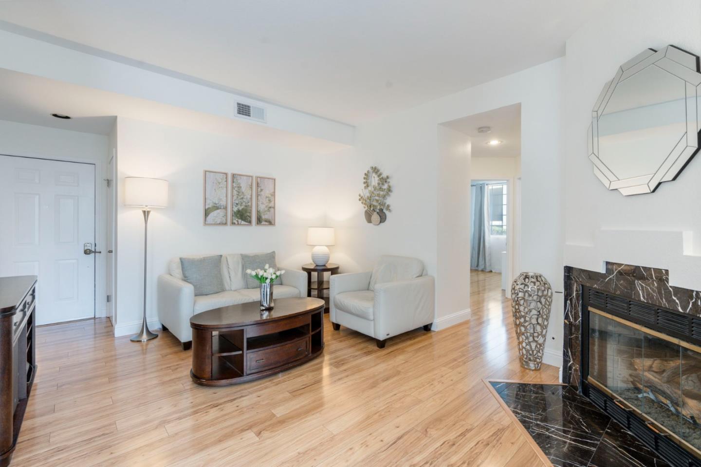 Detail Gallery Image 4 of 29 For 7239 Cronin Cir, Dublin,  CA 94568 - 2 Beds | 2 Baths