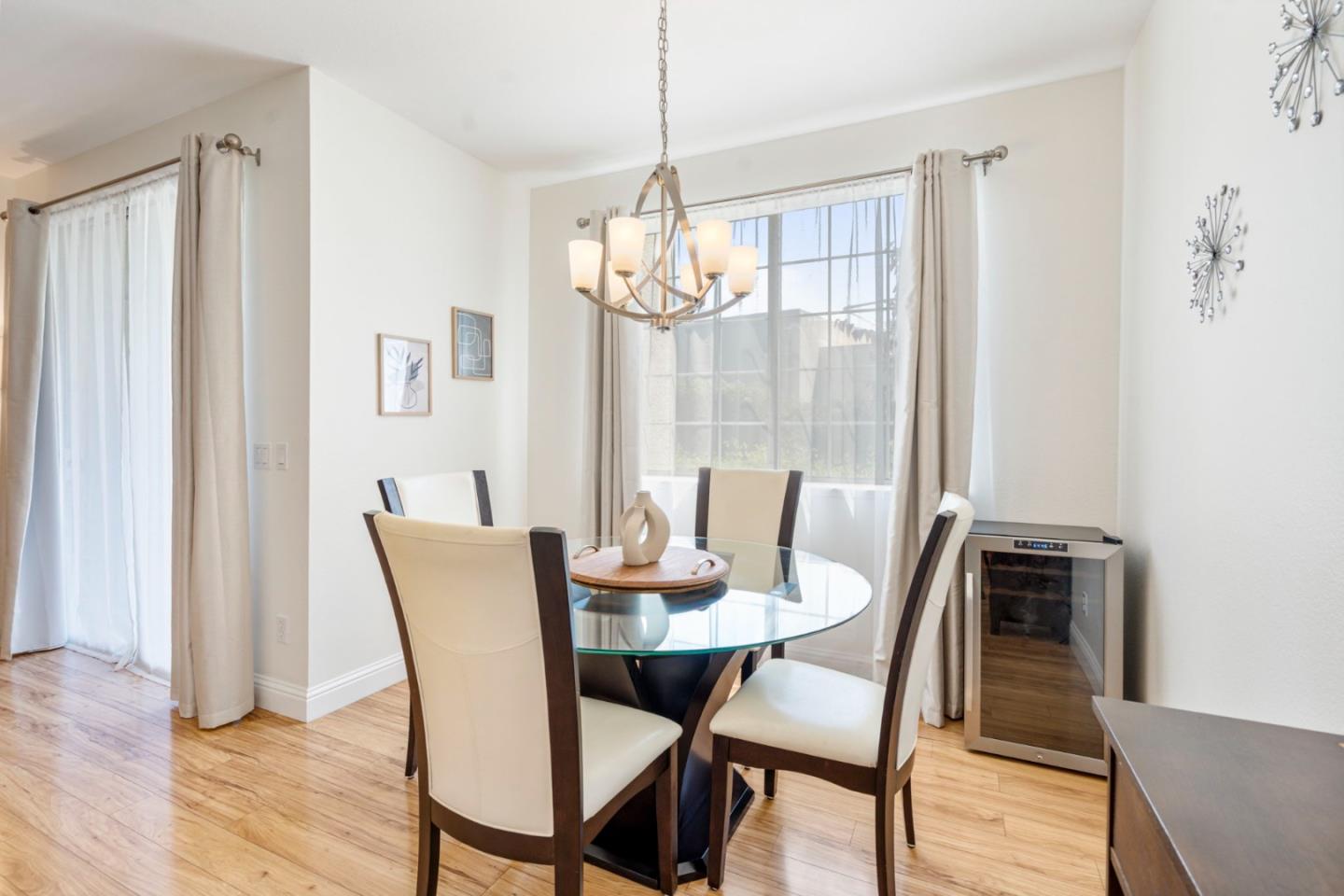Detail Gallery Image 6 of 29 For 7239 Cronin Cir, Dublin,  CA 94568 - 2 Beds | 2 Baths