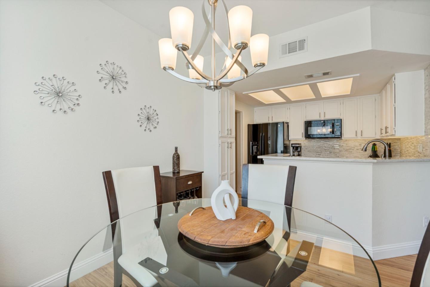 Detail Gallery Image 7 of 29 For 7239 Cronin Cir, Dublin,  CA 94568 - 2 Beds | 2 Baths