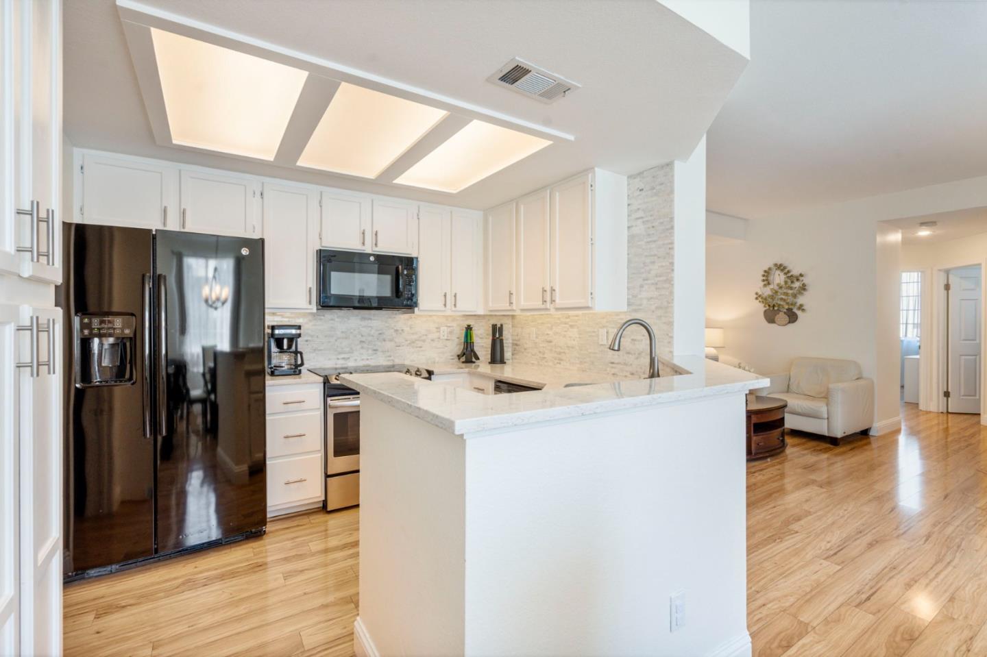 Detail Gallery Image 9 of 29 For 7239 Cronin Cir, Dublin,  CA 94568 - 2 Beds | 2 Baths