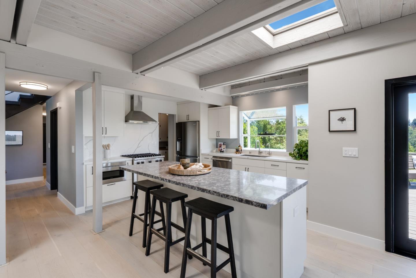Detail Gallery Image 8 of 67 For 407 Quail Run, Aptos,  CA 95003 - 3 Beds | 2/1 Baths