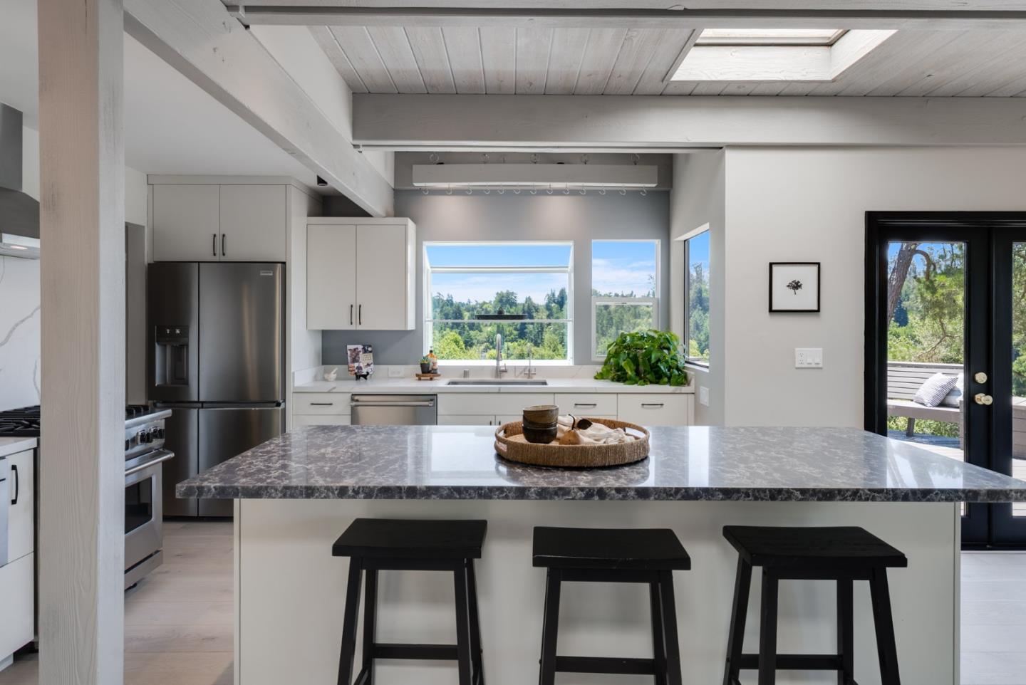 Detail Gallery Image 9 of 67 For 407 Quail Run, Aptos,  CA 95003 - 3 Beds | 2/1 Baths