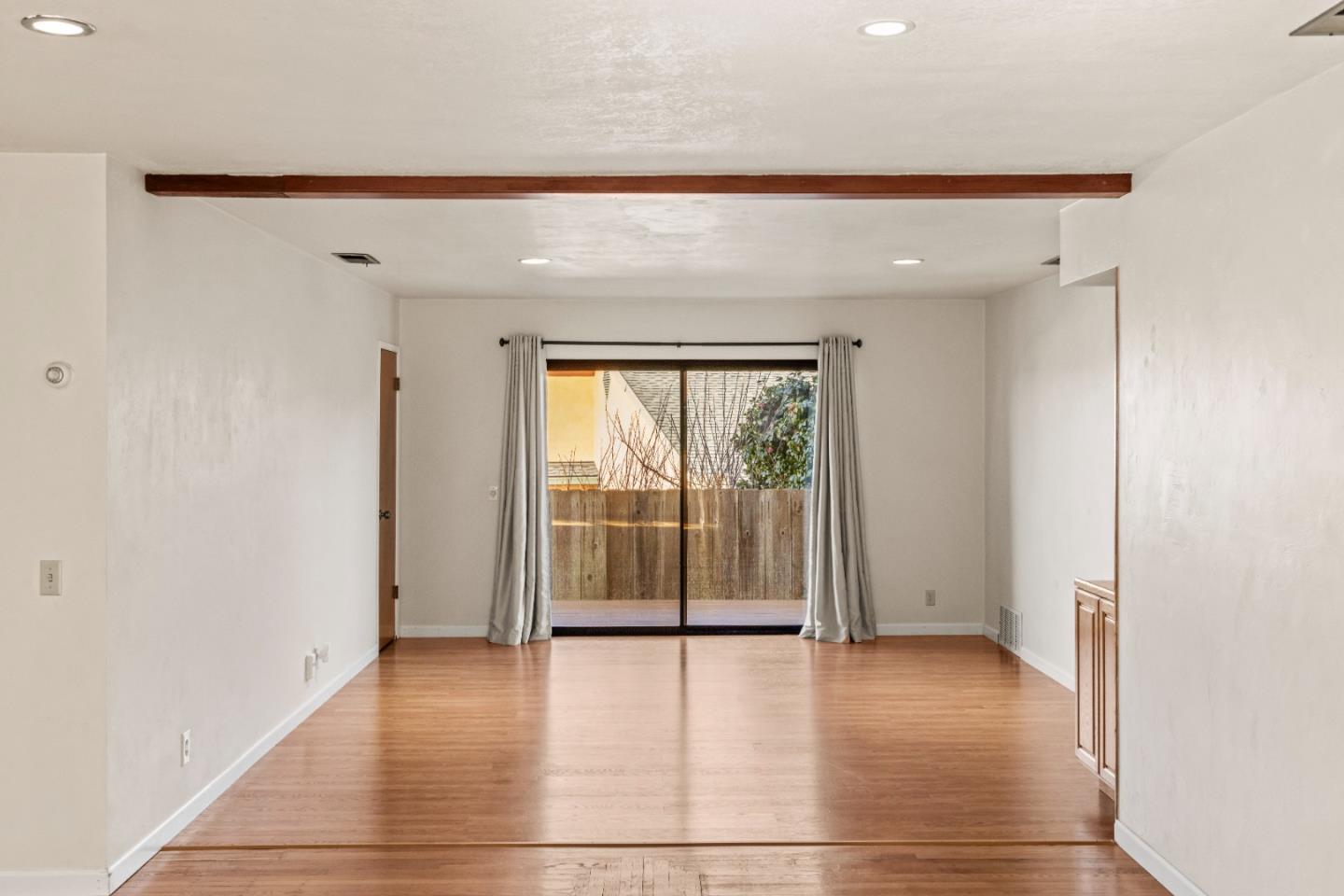 Detail Gallery Image 11 of 31 For 2050 Baldwin Ct, Seaside,  CA 93955 - 4 Beds | 3 Baths