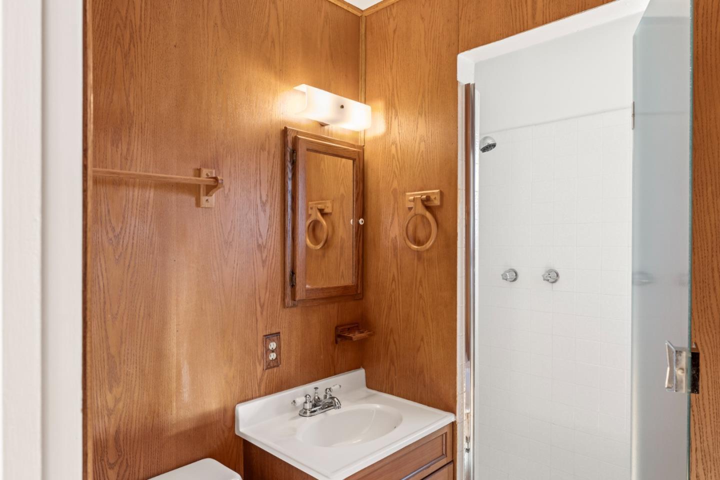 Detail Gallery Image 17 of 31 For 2050 Baldwin Ct, Seaside,  CA 93955 - 4 Beds | 3 Baths