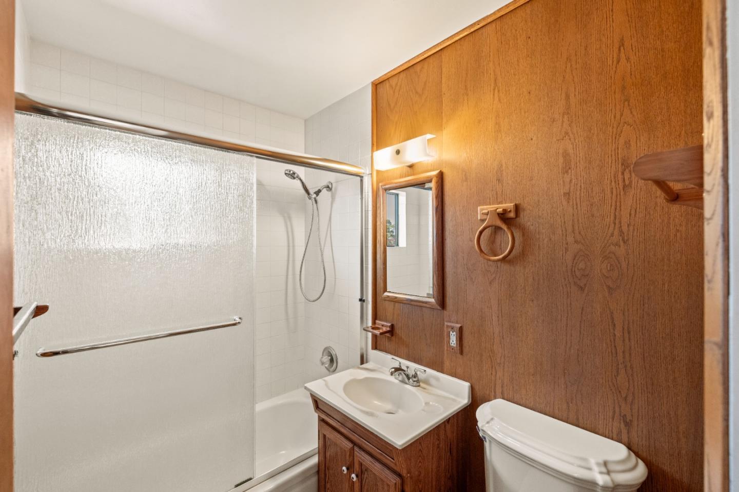 Detail Gallery Image 19 of 31 For 2050 Baldwin Ct, Seaside,  CA 93955 - 4 Beds | 3 Baths