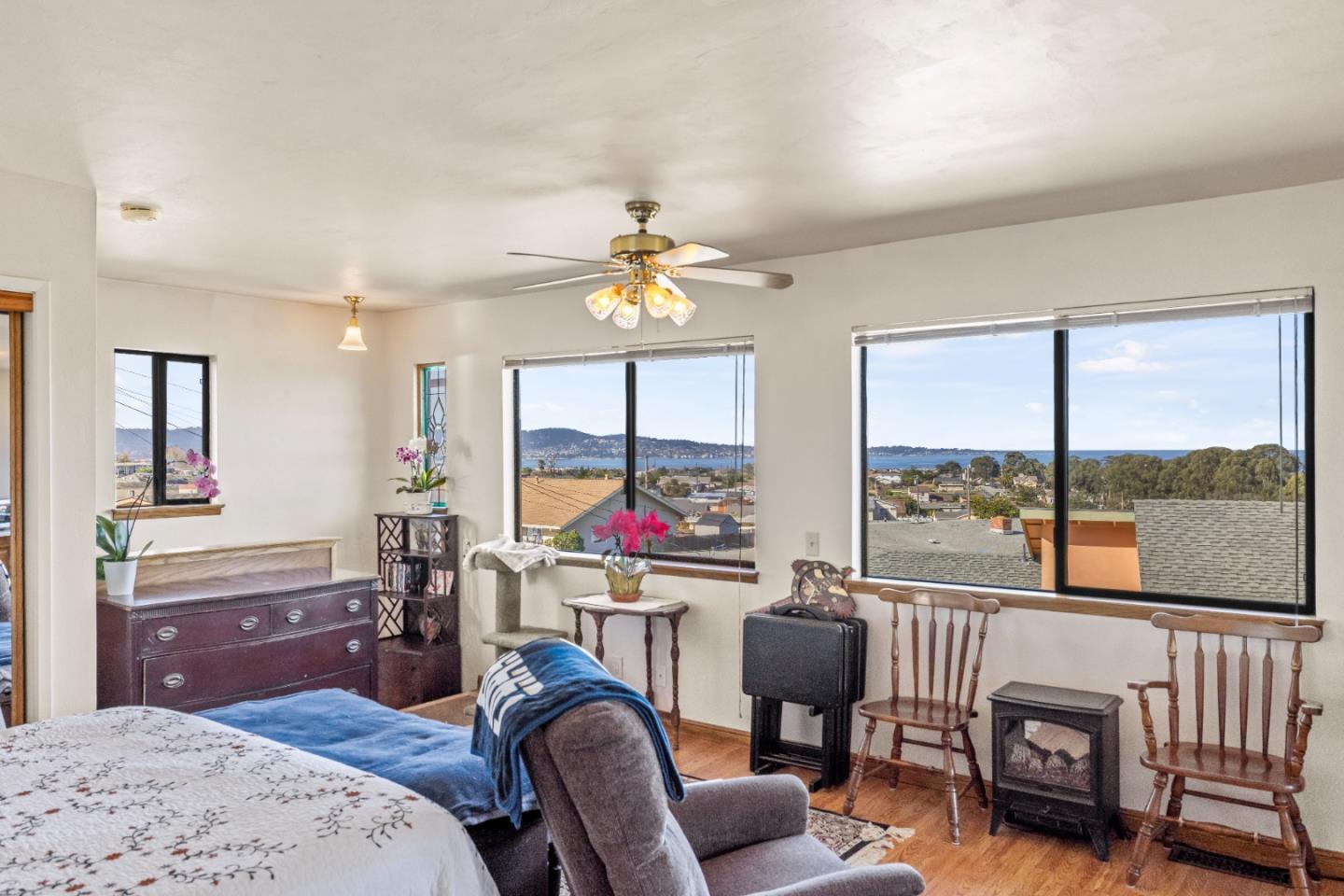 Detail Gallery Image 21 of 31 For 2050 Baldwin Ct, Seaside,  CA 93955 - 4 Beds | 3 Baths