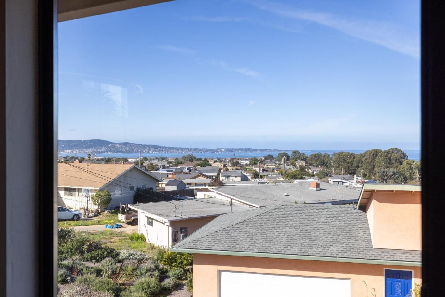 Detail Gallery Image 22 of 31 For 2050 Baldwin Ct, Seaside,  CA 93955 - 4 Beds | 3 Baths