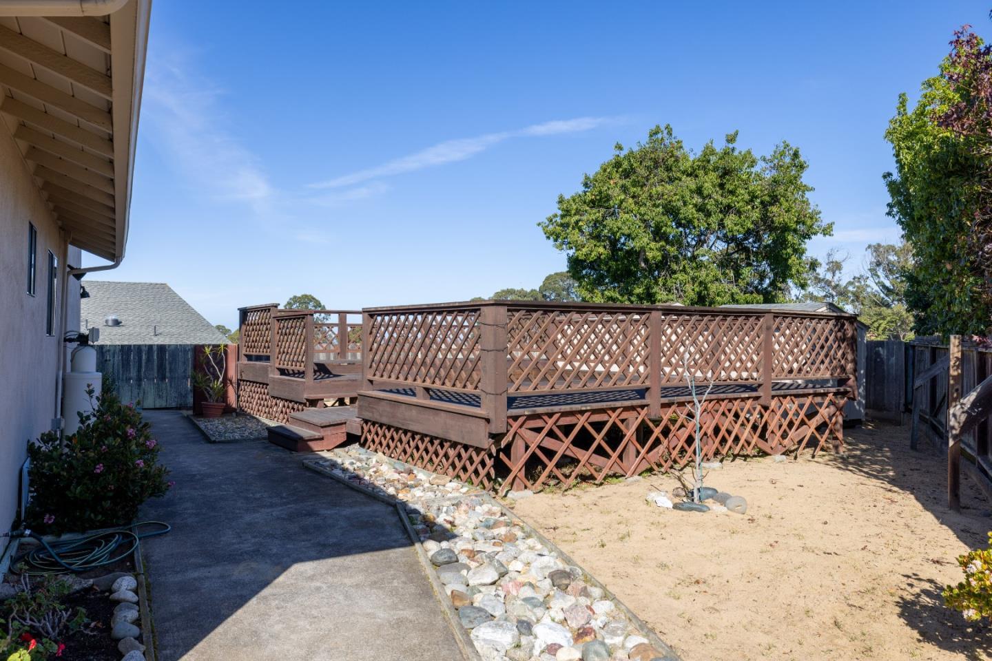 Detail Gallery Image 26 of 31 For 2050 Baldwin Ct, Seaside,  CA 93955 - 4 Beds | 3 Baths