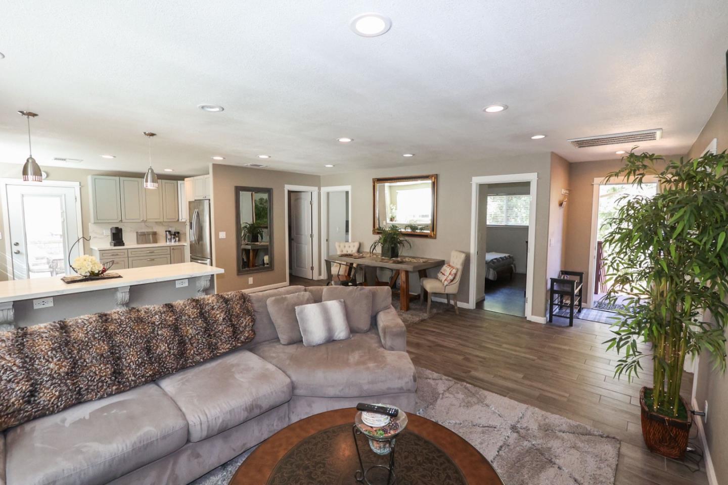 Detail Gallery Image 4 of 40 For 1296 Conference Dr, Scotts Valley,  CA 95066 - 3 Beds | 2 Baths
