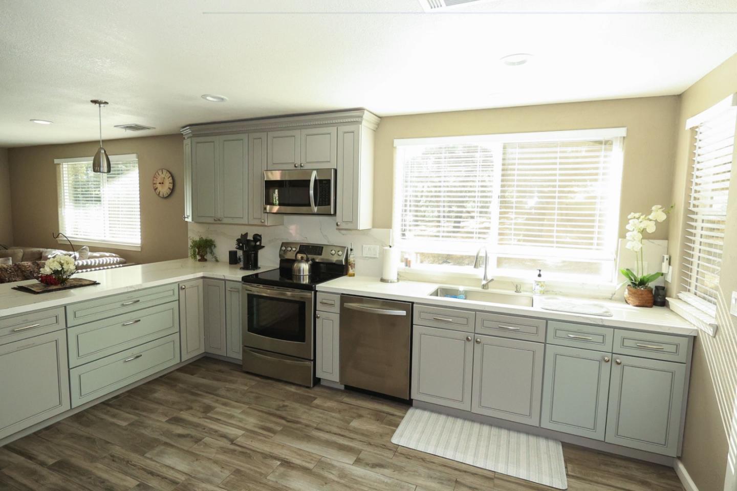 Detail Gallery Image 6 of 40 For 1296 Conference Dr, Scotts Valley,  CA 95066 - 3 Beds | 2 Baths