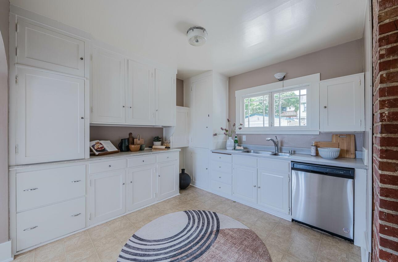Detail Gallery Image 18 of 41 For 851 Bayview Ave, Pacific Grove,  CA 93950 - 2 Beds | 1 Baths