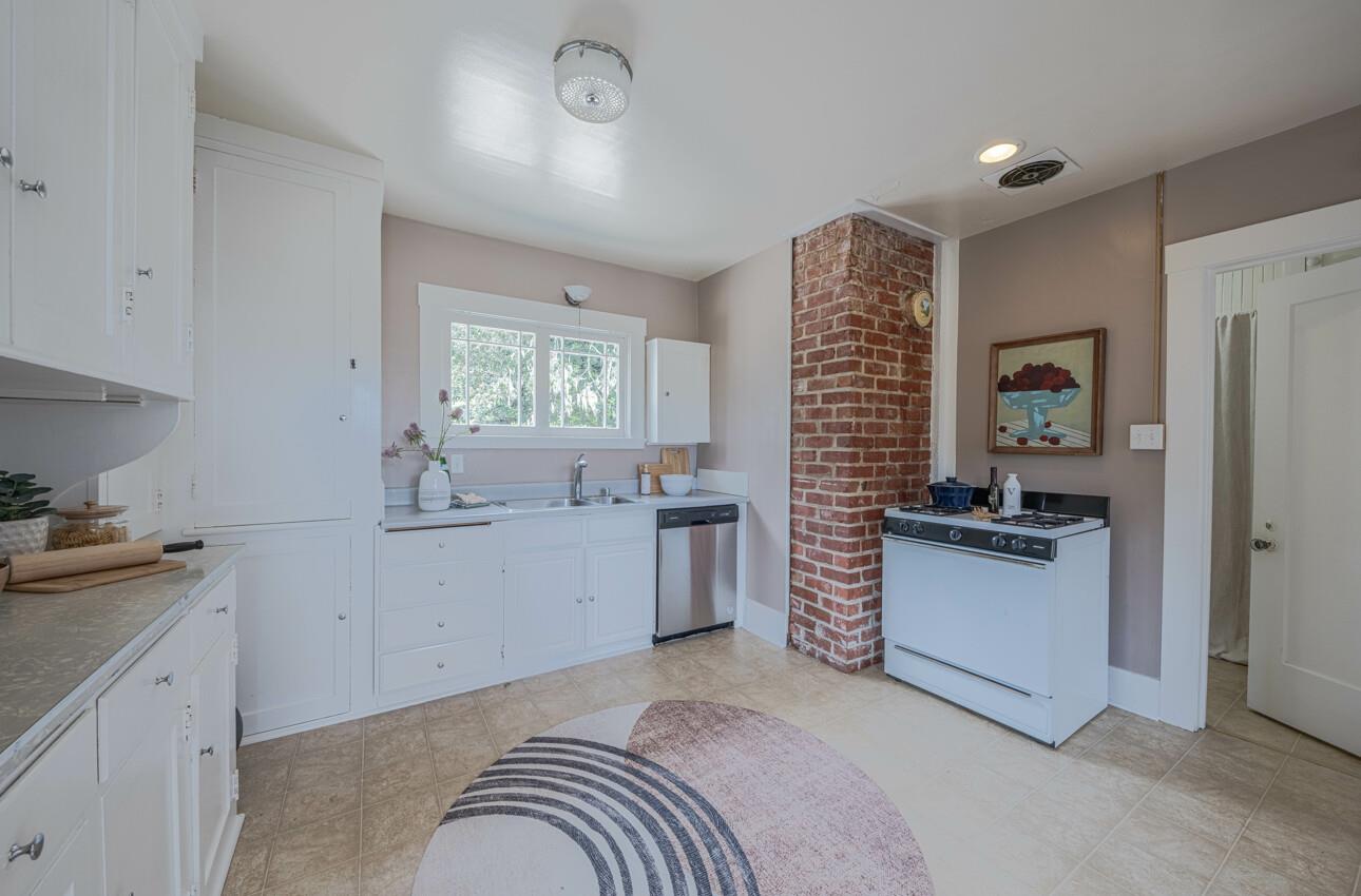 Detail Gallery Image 20 of 41 For 851 Bayview Ave, Pacific Grove,  CA 93950 - 2 Beds | 1 Baths