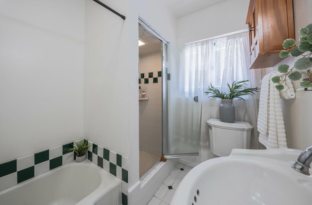 Detail Gallery Image 32 of 41 For 851 Bayview Ave, Pacific Grove,  CA 93950 - 2 Beds | 1 Baths