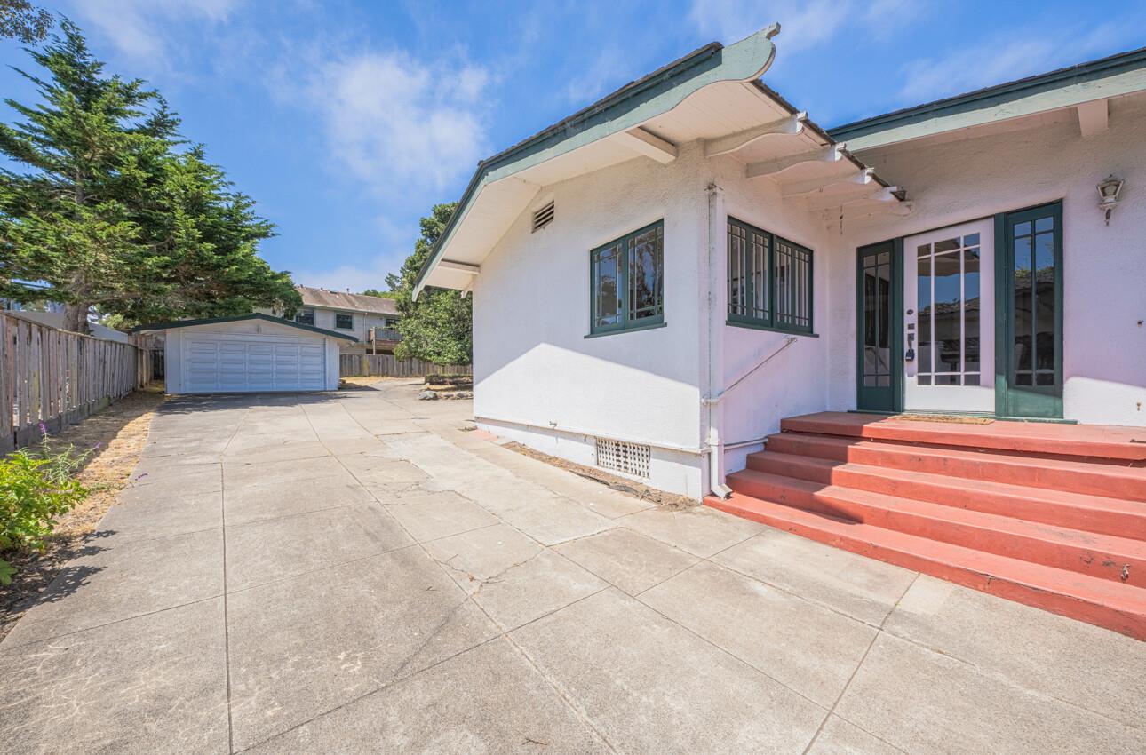 Detail Gallery Image 34 of 41 For 851 Bayview Ave, Pacific Grove,  CA 93950 - 2 Beds | 1 Baths