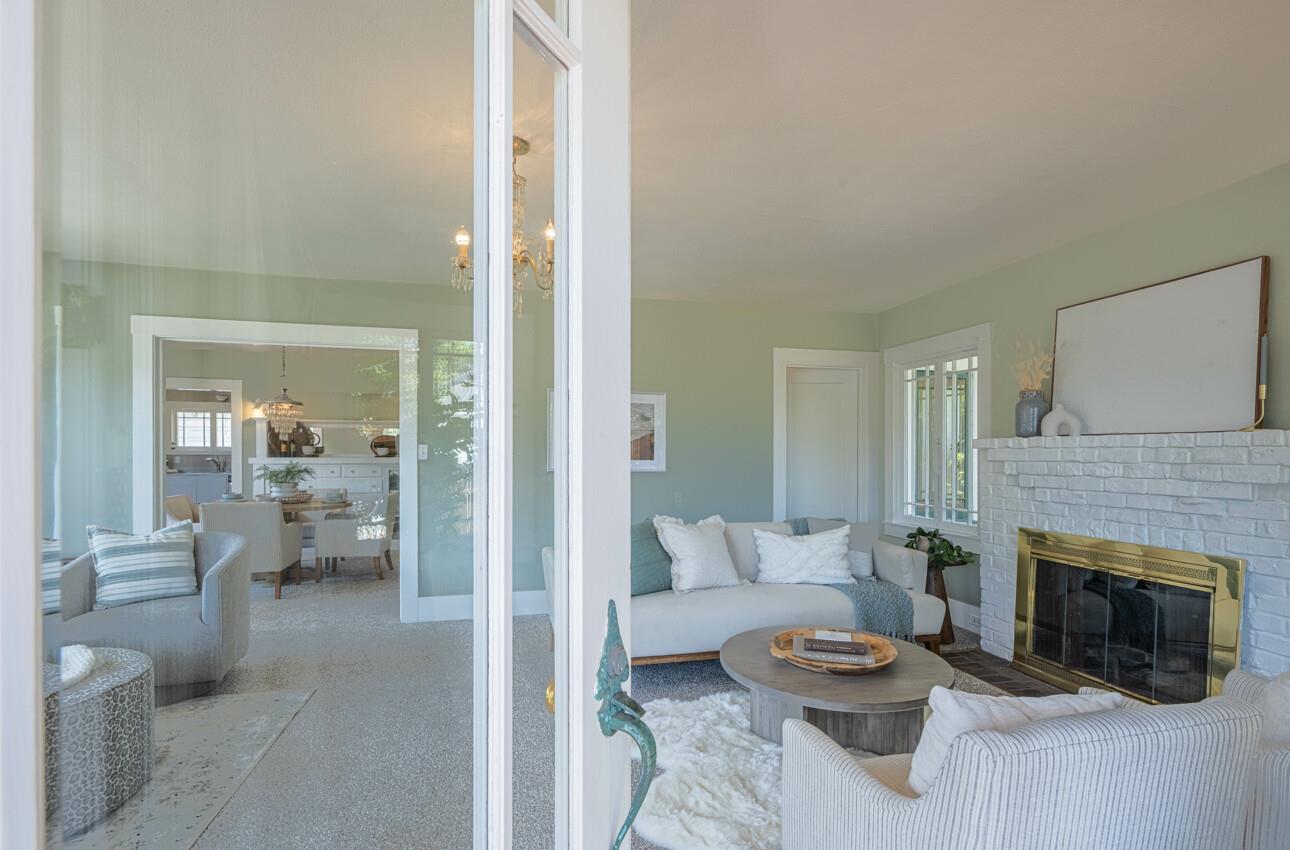 Detail Gallery Image 5 of 41 For 851 Bayview Ave, Pacific Grove,  CA 93950 - 2 Beds | 1 Baths