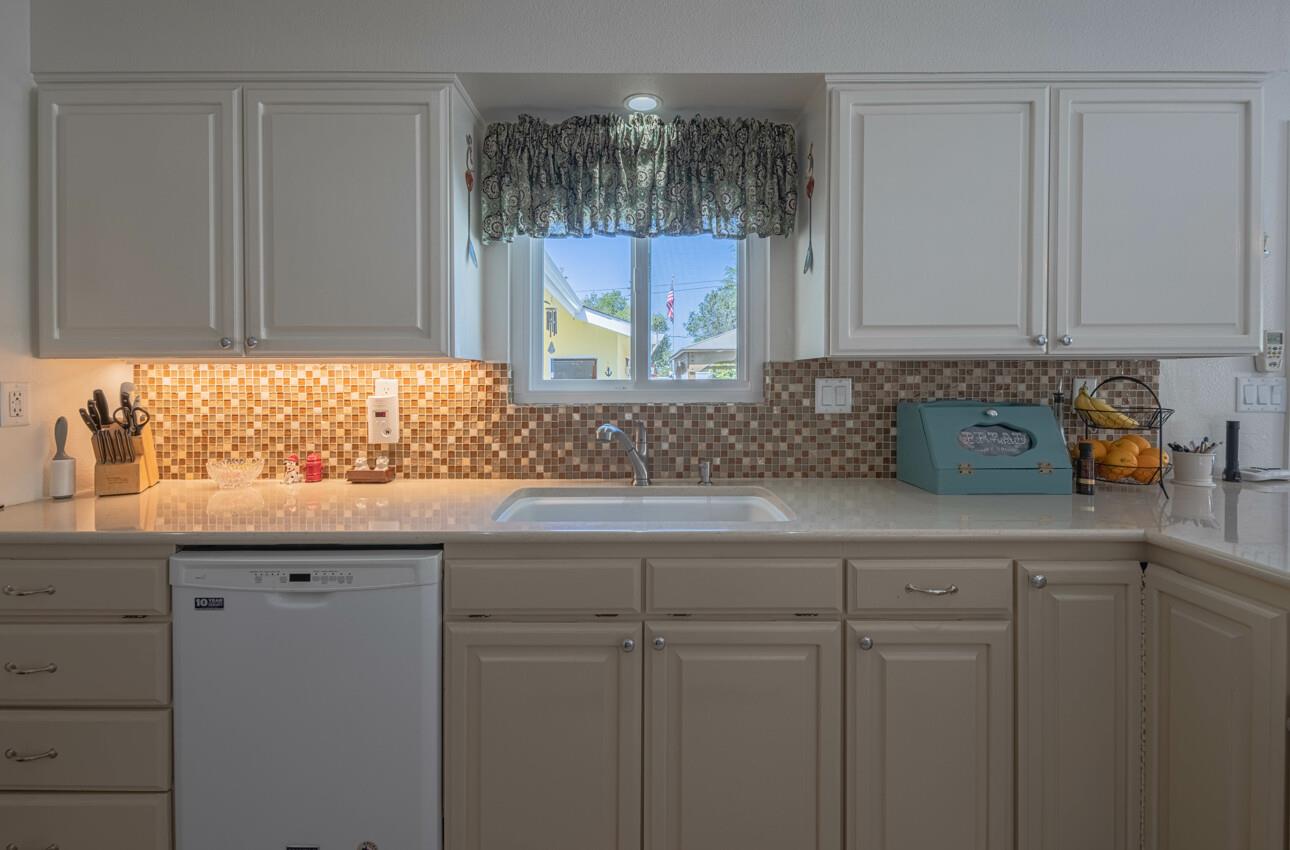 Detail Gallery Image 11 of 32 For 18101 Berta Canyon Rd, Salinas,  CA 93907 - 3 Beds | 2 Baths