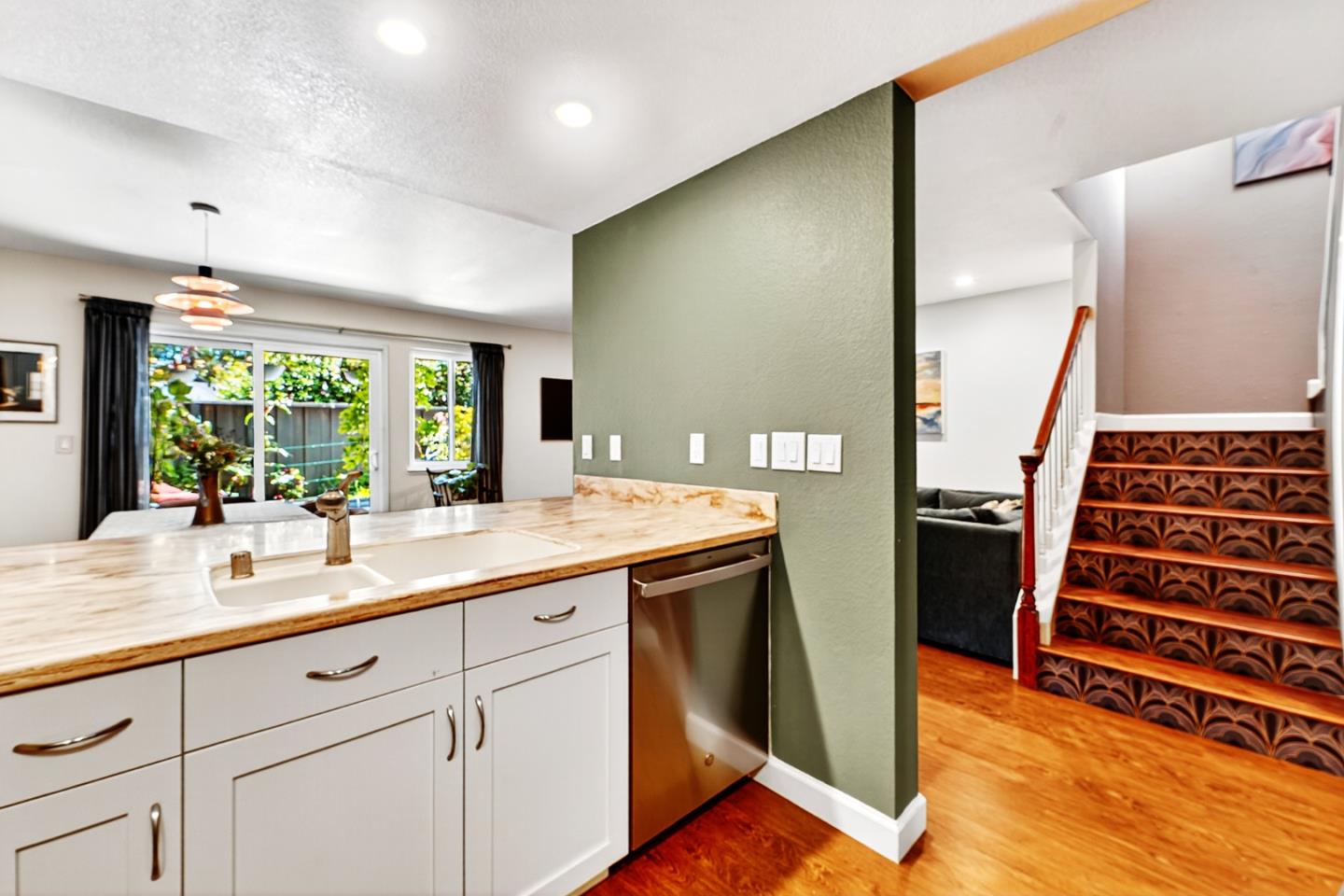 Detail Gallery Image 10 of 40 For 1757 30th Ave, Santa Cruz,  CA 95062 - 2 Beds | 2/1 Baths
