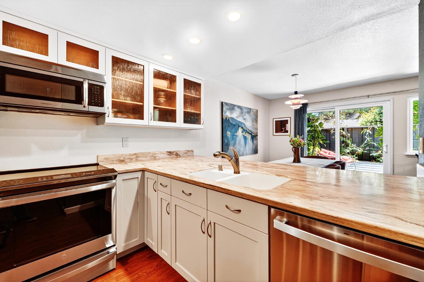 Detail Gallery Image 9 of 40 For 1757 30th Ave, Santa Cruz,  CA 95062 - 2 Beds | 2/1 Baths