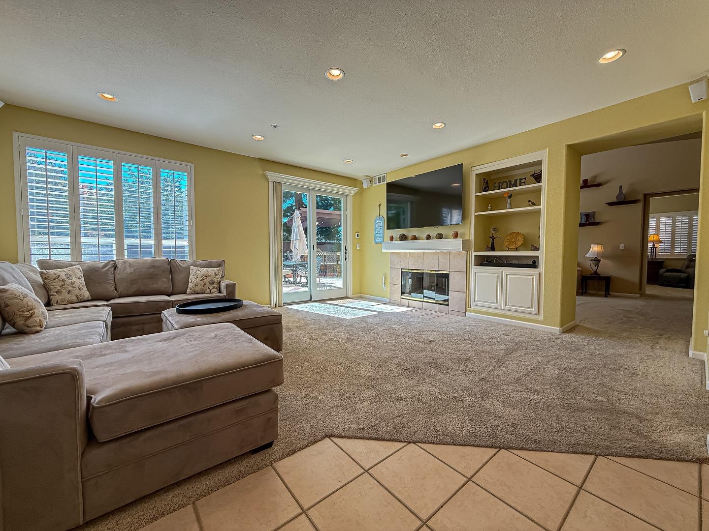 Detail Gallery Image 11 of 63 For 1489 Cheryl Dr, Livermore,  CA 94550 - 5 Beds | 2/1 Baths
