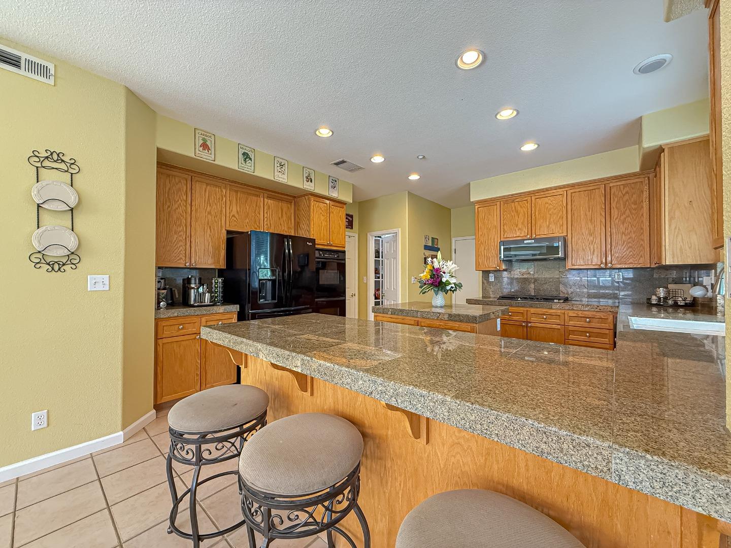 Detail Gallery Image 13 of 63 For 1489 Cheryl Dr, Livermore,  CA 94550 - 5 Beds | 2/1 Baths