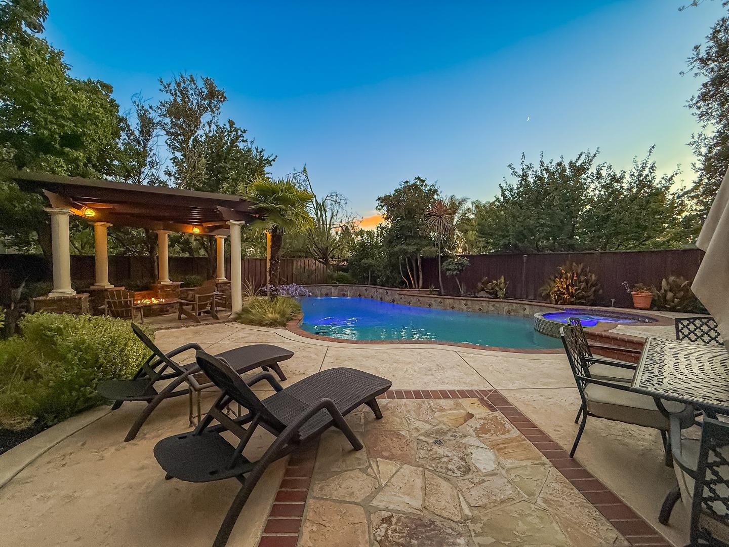 Detail Gallery Image 2 of 63 For 1489 Cheryl Dr, Livermore,  CA 94550 - 5 Beds | 2/1 Baths
