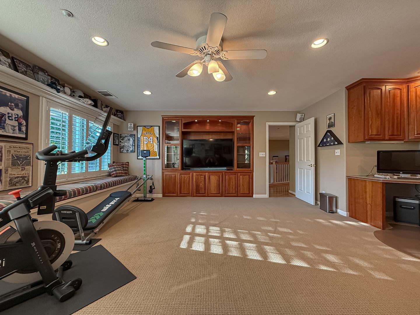 Detail Gallery Image 7 of 63 For 1489 Cheryl Dr, Livermore,  CA 94550 - 5 Beds | 2/1 Baths