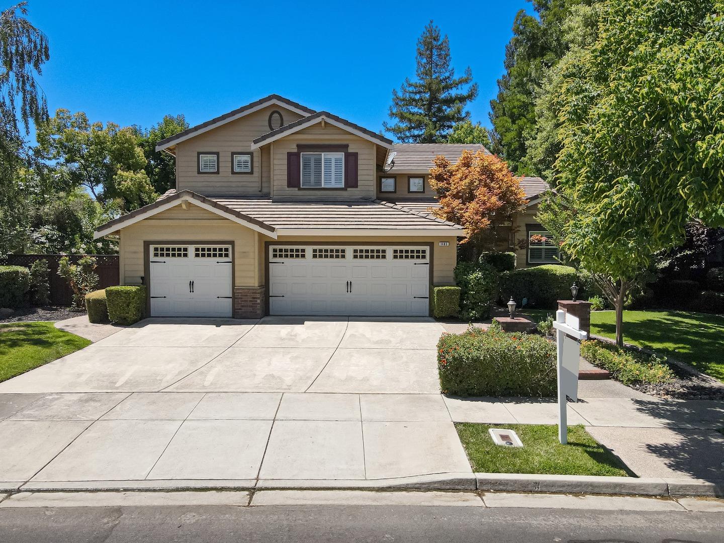 Detail Gallery Image 8 of 63 For 1489 Cheryl Dr, Livermore,  CA 94550 - 5 Beds | 2/1 Baths
