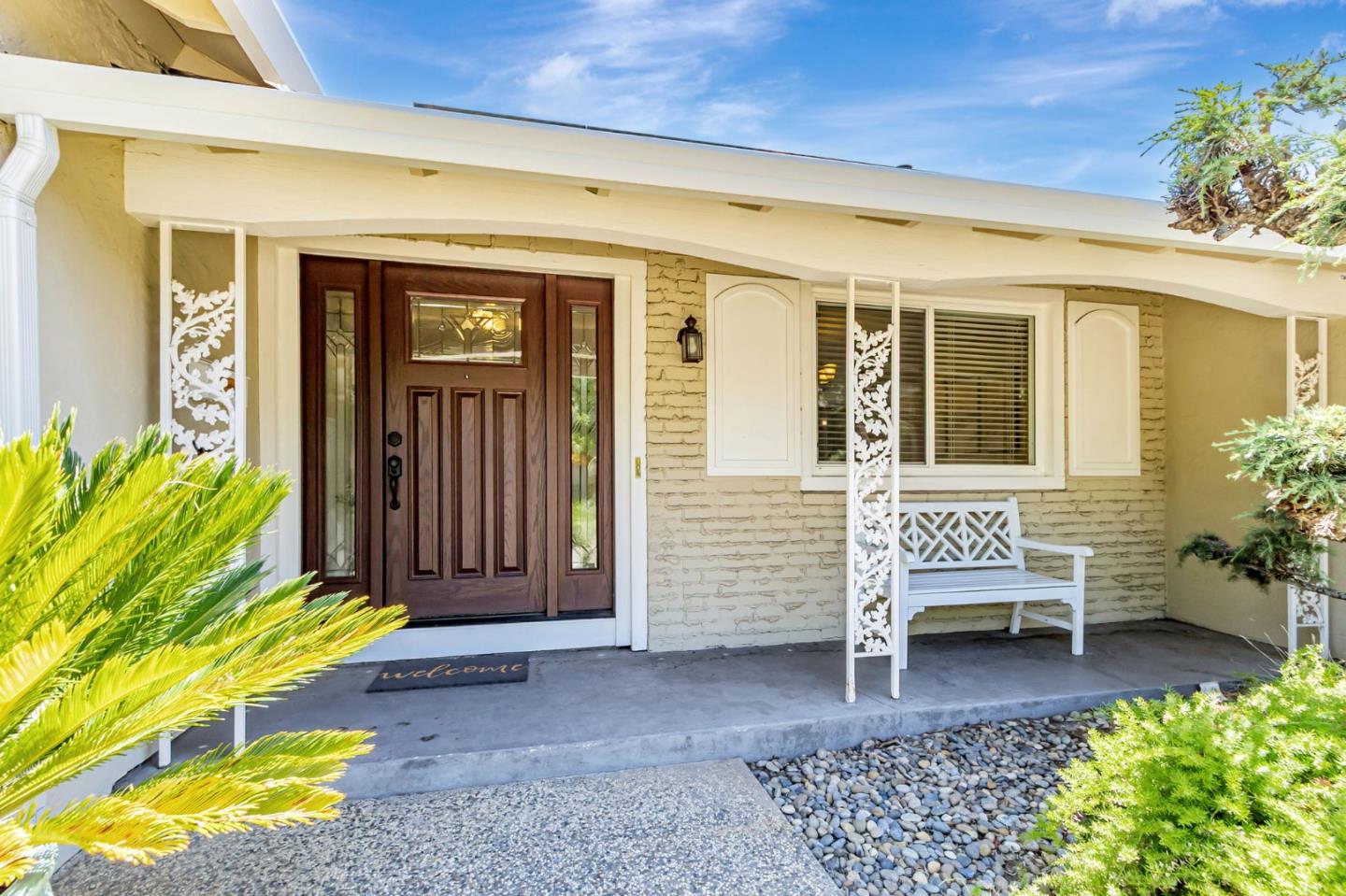 Detail Gallery Image 2 of 36 For 6702 Heathfield Dr, San Jose,  CA 95120 - 4 Beds | 2 Baths