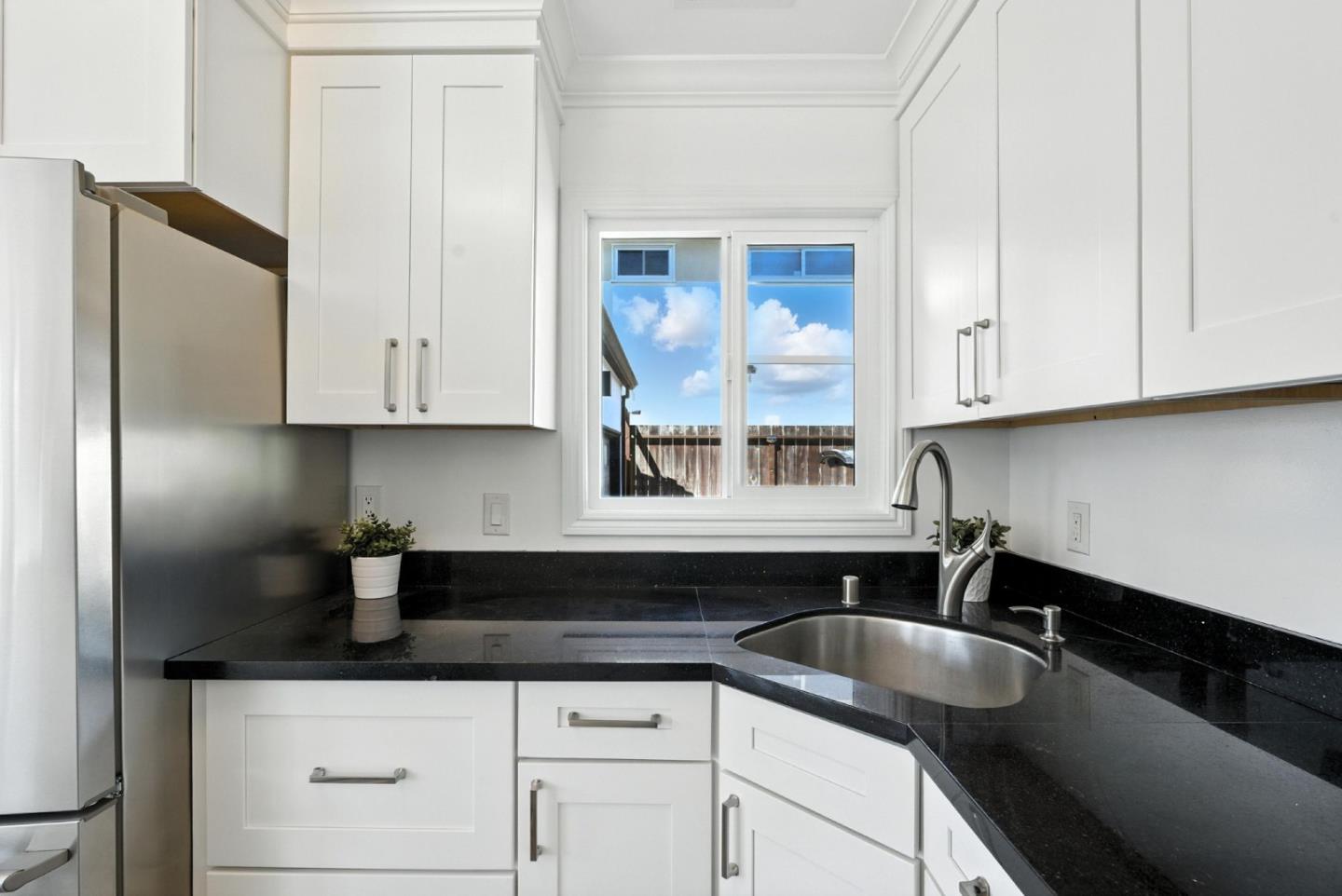 Detail Gallery Image 12 of 65 For 2621 Heather Ln, San Bruno,  CA 94066 - 3 Beds | 2 Baths