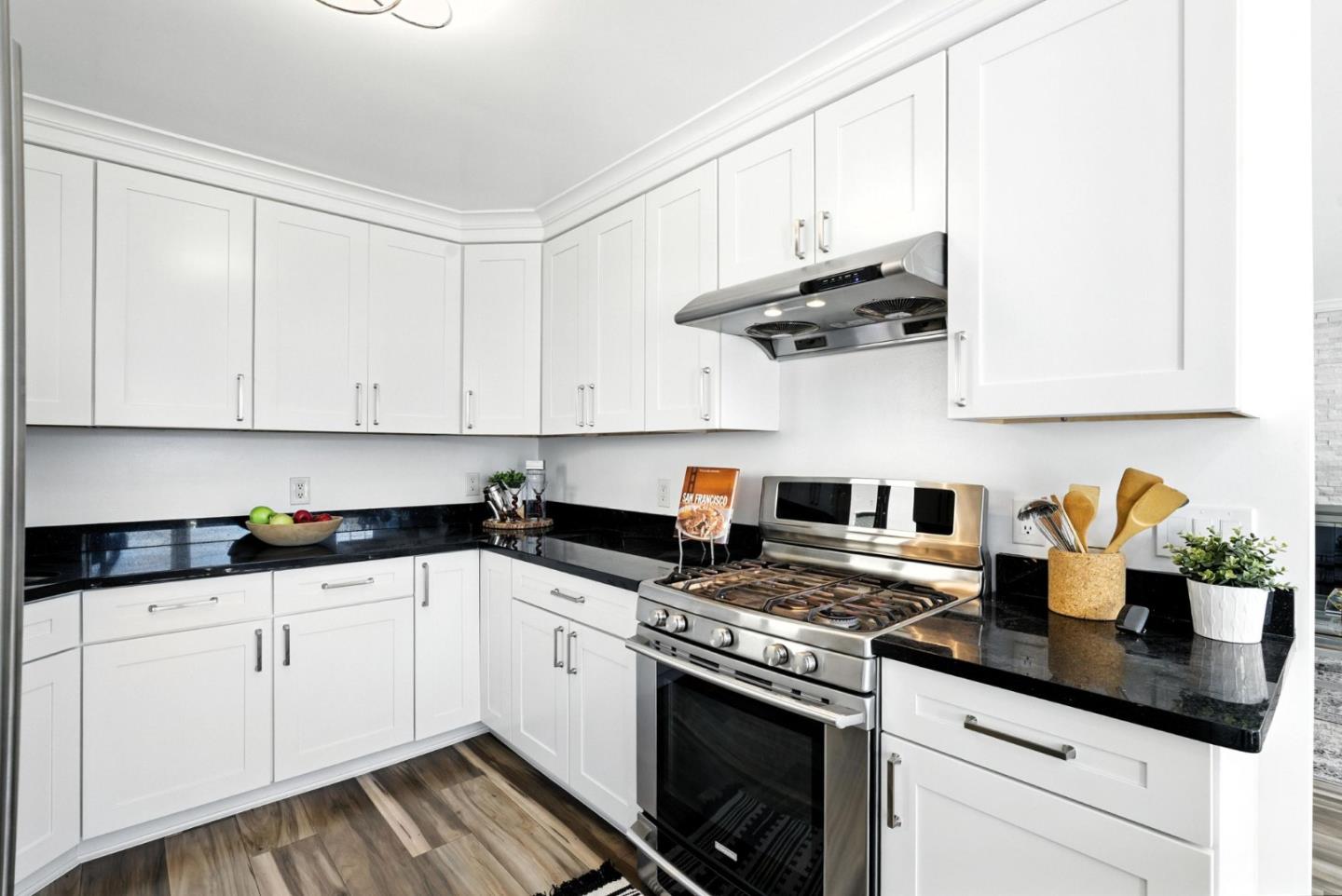 Detail Gallery Image 14 of 65 For 2621 Heather Ln, San Bruno,  CA 94066 - 3 Beds | 2 Baths